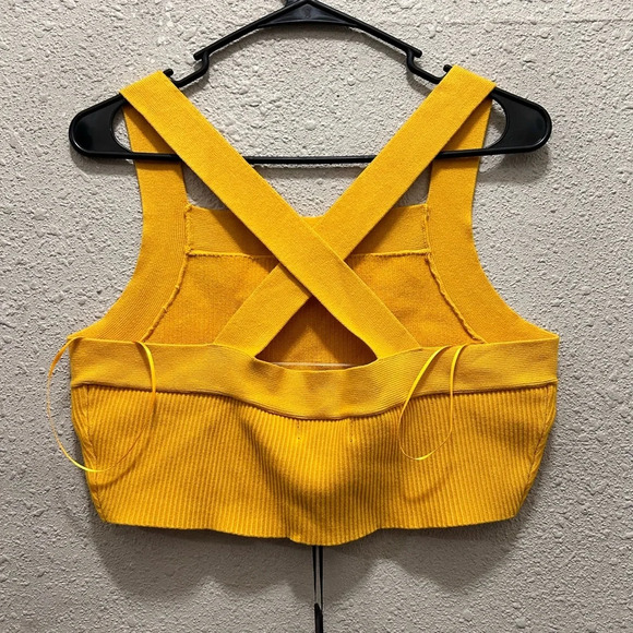 House of Harlow 1960 Yellow Ribbed Cropped Tank Top NWT L - Picture 5 of 5